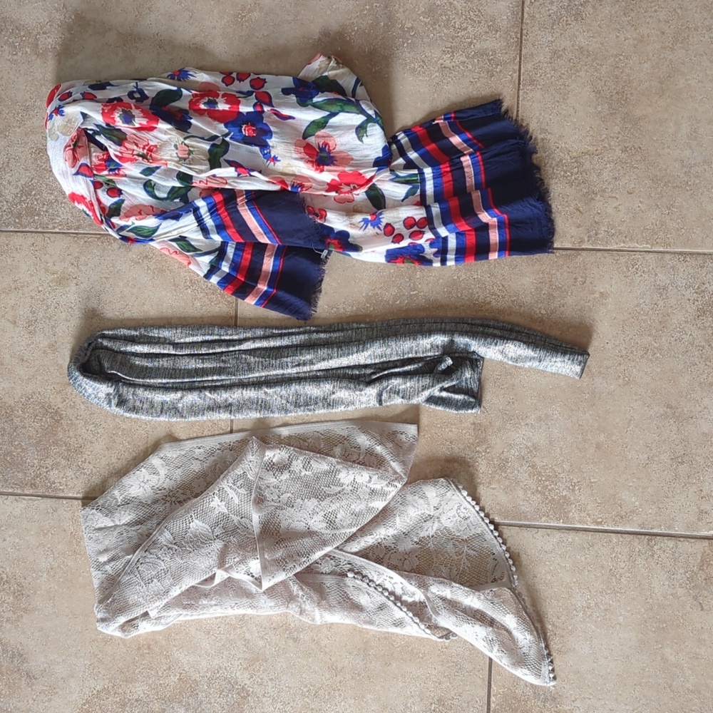 Bundle of three light scarves